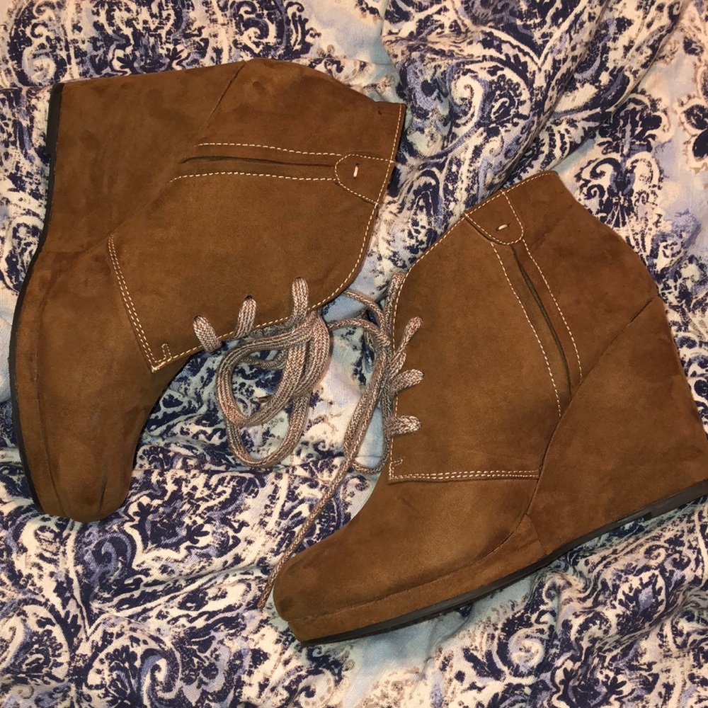 Cato Wedges
